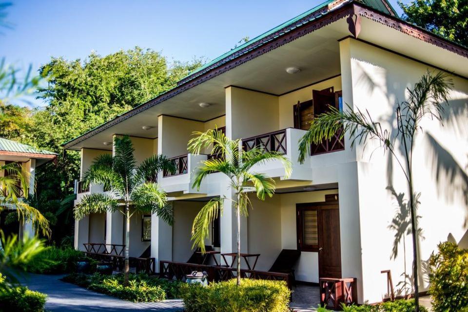 Jade Marina Resort And Spa Ngapali Buitenkant foto